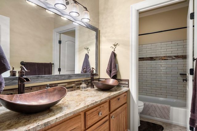 1709 W Cinnibar Ln, Spokane, WA 99224