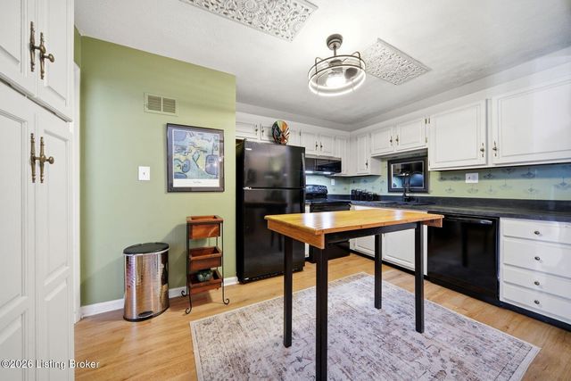 3030 Breckenridge Ln 118, Louisville, KY 40220