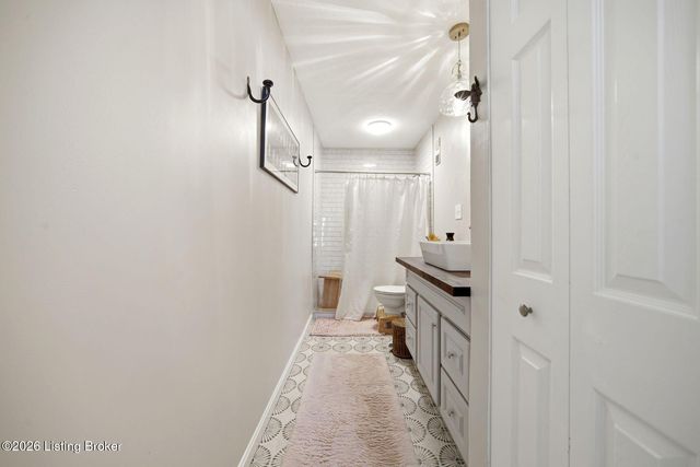 3030 Breckenridge Ln 118, Louisville, KY 40220