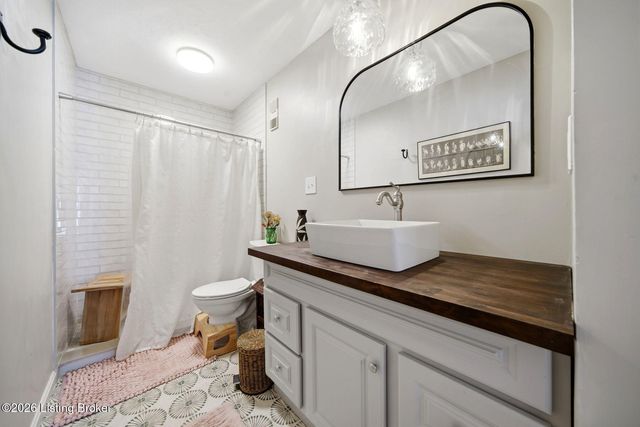 3030 Breckenridge Ln 118, Louisville, KY 40220