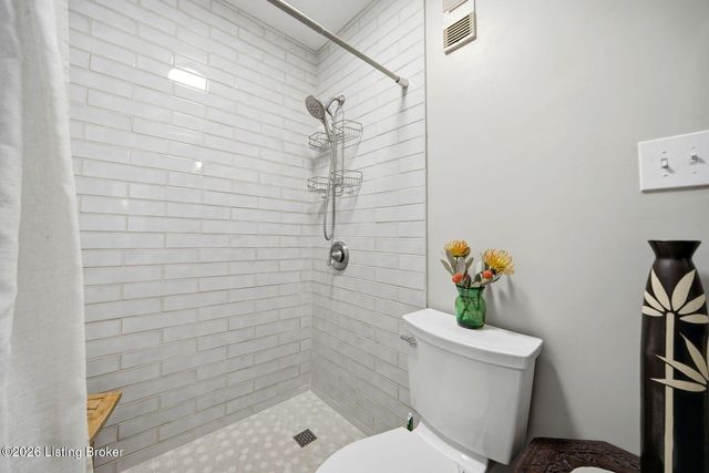 3030 Breckenridge Ln 118, Louisville, KY 40220