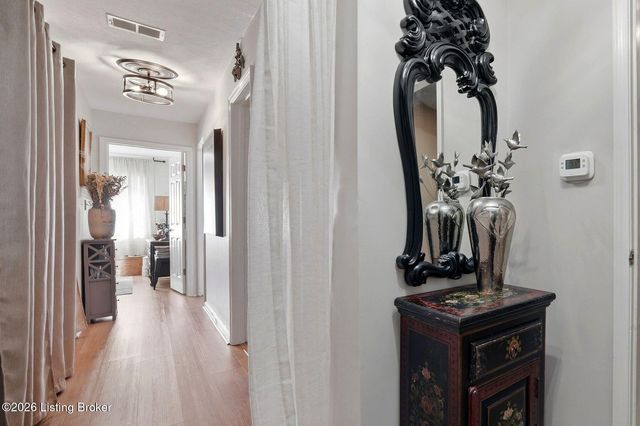 3030 Breckenridge Ln 118, Louisville, KY 40220