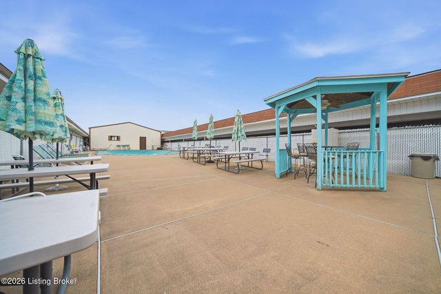 3030 Breckenridge Ln 118, Louisville, KY 40220