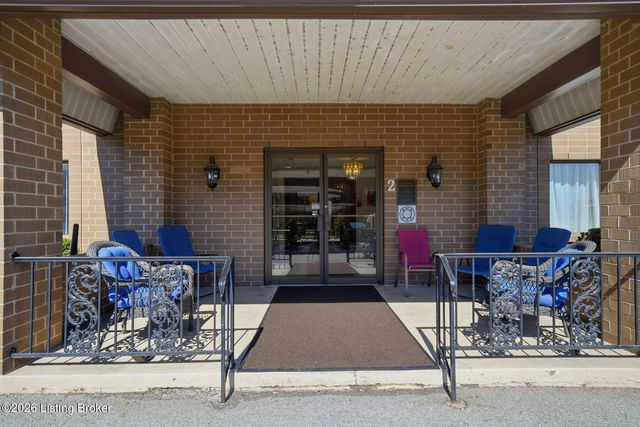 3030 Breckenridge Ln 118, Louisville, KY 40220