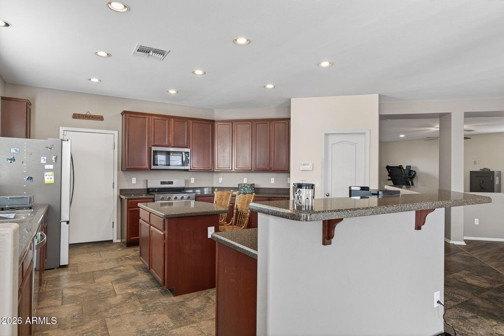 25660 N DESERT MESA Drive, Surprise, AZ 85387 — photo 5