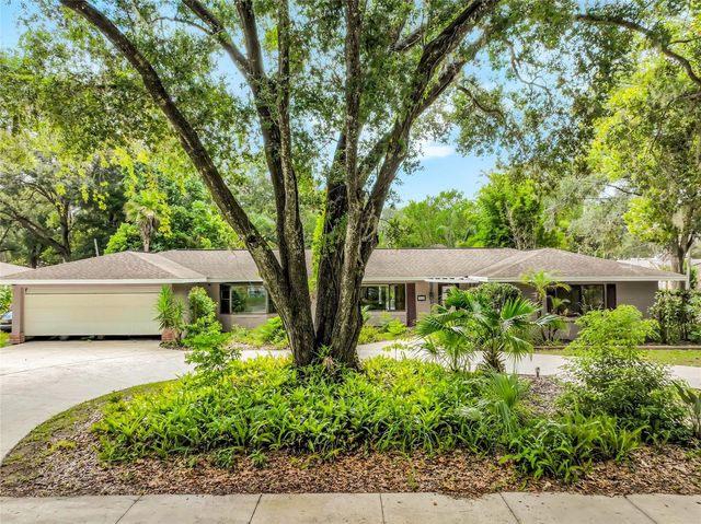 300 PINECREST ROAD, Mount Dora, FL 32757