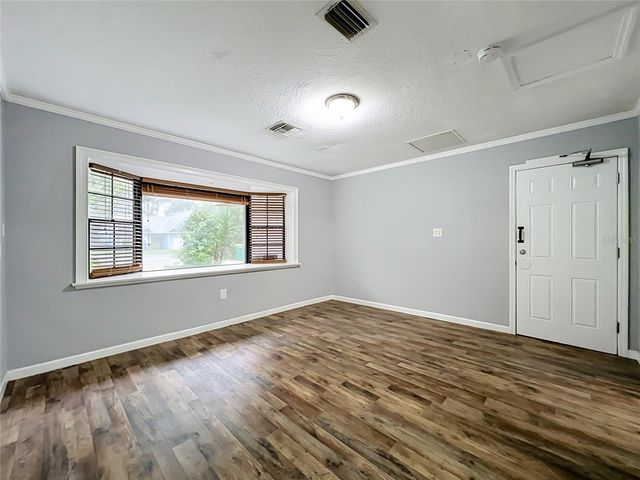 300 PINECREST ROAD, Mount Dora, FL 32757