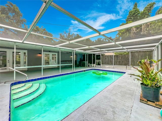 300 PINECREST ROAD, Mount Dora, FL 32757