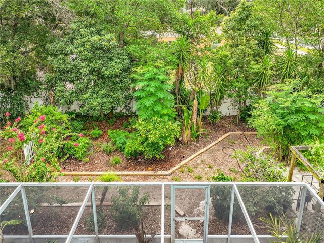 300 PINECREST ROAD, Mount Dora, FL 32757