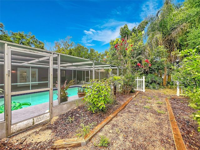 300 PINECREST ROAD, Mount Dora, FL 32757