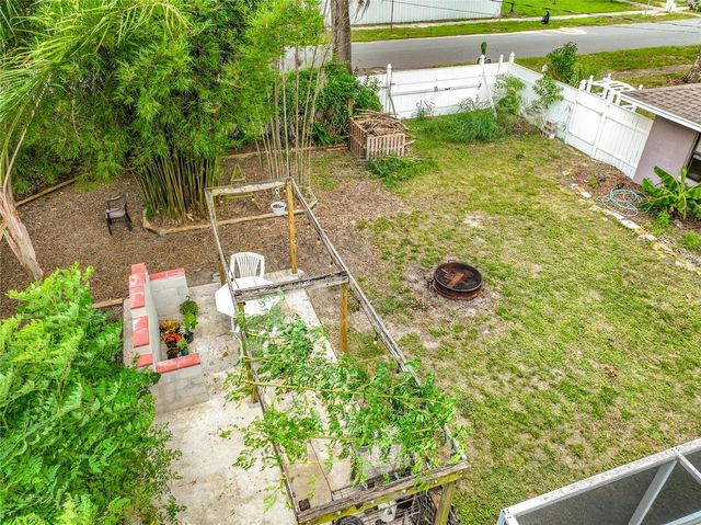 300 PINECREST ROAD, Mount Dora, FL 32757