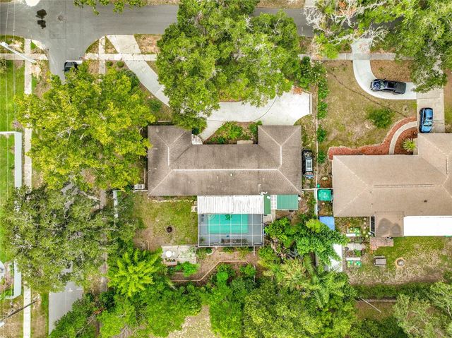 300 PINECREST ROAD, Mount Dora, FL 32757