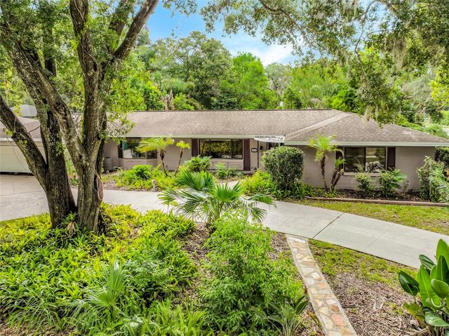 300 PINECREST ROAD, Mount Dora, FL 32757