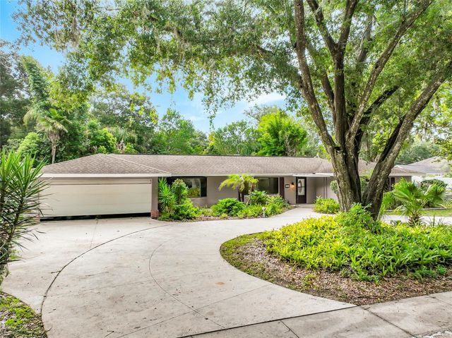 300 PINECREST ROAD, Mount Dora, FL 32757