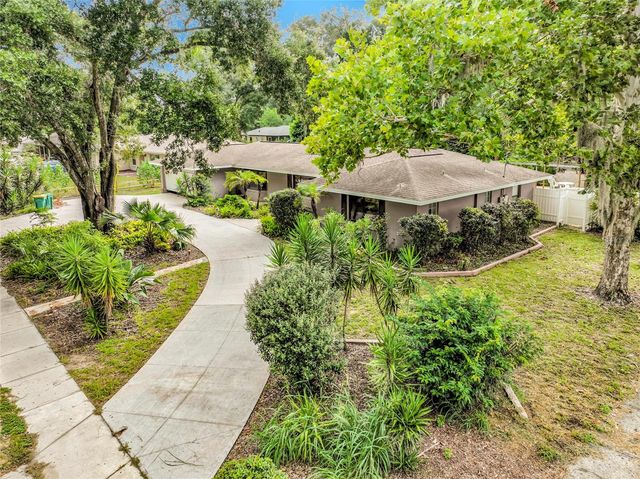 300 PINECREST ROAD, Mount Dora, FL 32757
