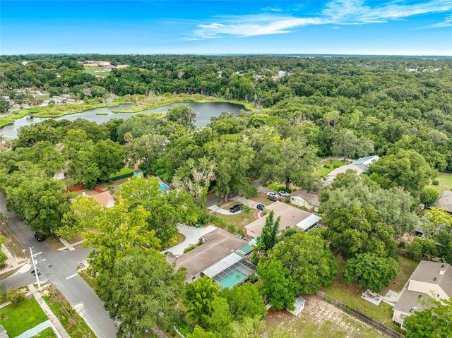 300 PINECREST ROAD, Mount Dora, FL 32757