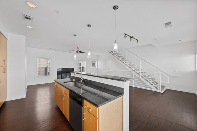 2606 Wilson ST 1104, Austin, TX 78704