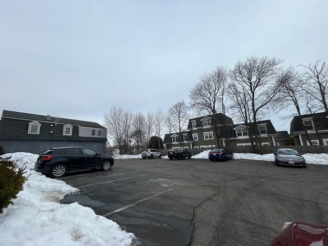 114 Willard St 4, Quincy, MA 02169