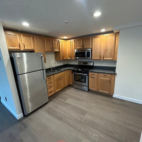 114 Willard St 4, Quincy, MA 02169