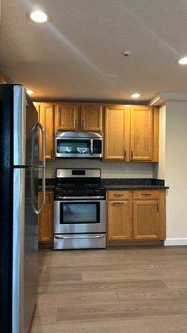 114 Willard St 4, Quincy, MA 02169