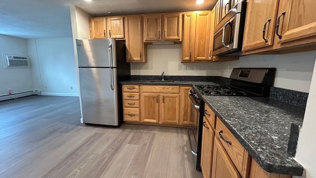 114 Willard St 4, Quincy, MA 02169