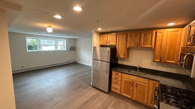 114 Willard St 4, Quincy, MA 02169