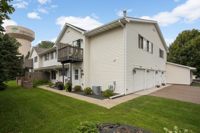 7580 13th Street N, Oakdale, MN 55128