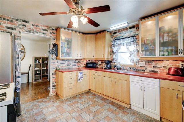 300 Hughes Avenue, Des Moines, IA 50315