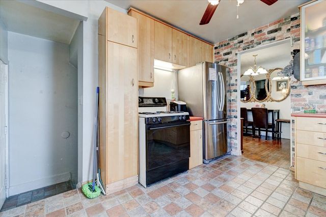 300 Hughes Avenue, Des Moines, IA 50315