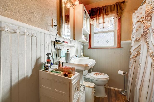 300 Hughes Avenue, Des Moines, IA 50315