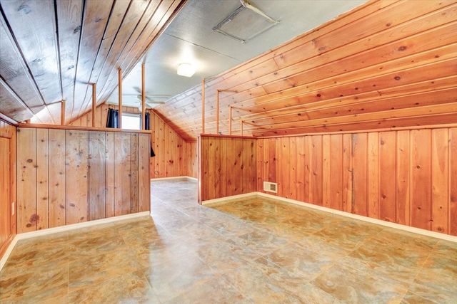 300 Hughes Avenue, Des Moines, IA 50315