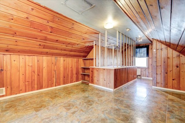 300 Hughes Avenue, Des Moines, IA 50315