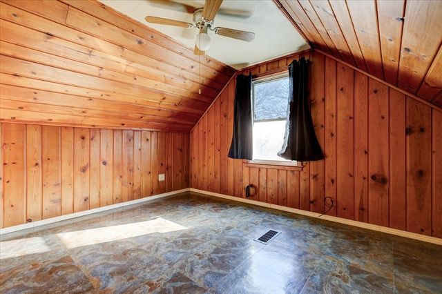 300 Hughes Avenue, Des Moines, IA 50315