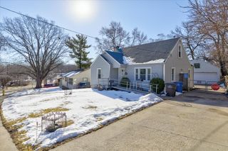300 Hughes Avenue, Des Moines, IA 50315