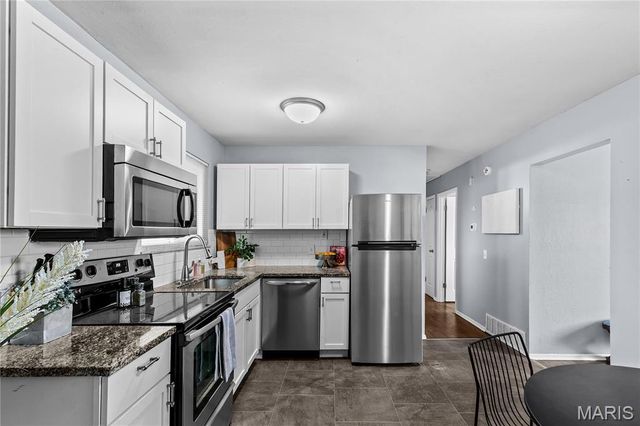1525 Layven Avenue, Florissant, MO 63031
