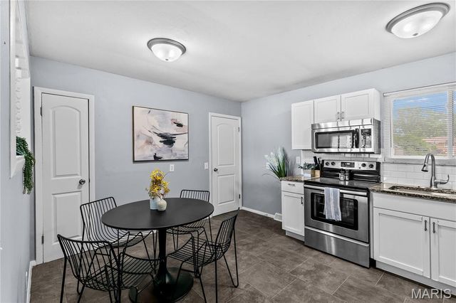 1525 Layven Avenue, Florissant, MO 63031