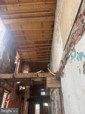 1122 UPLAND ST, Chester, PA 19013