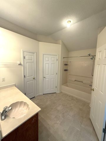 6893 CENTURY OAKS DR, Unincorporated, TN 38018