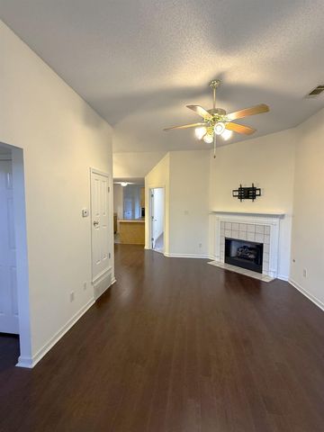 6893 CENTURY OAKS DR, Unincorporated, TN 38018