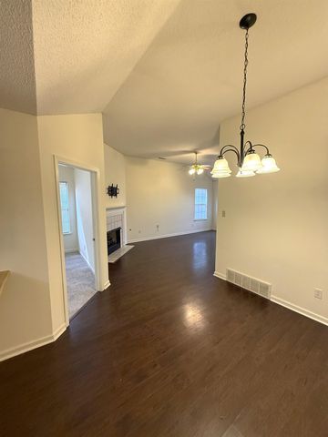 6893 CENTURY OAKS DR, Unincorporated, TN 38018