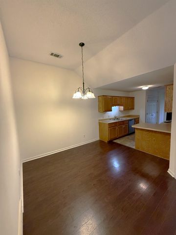 6893 CENTURY OAKS DR, Unincorporated, TN 38018