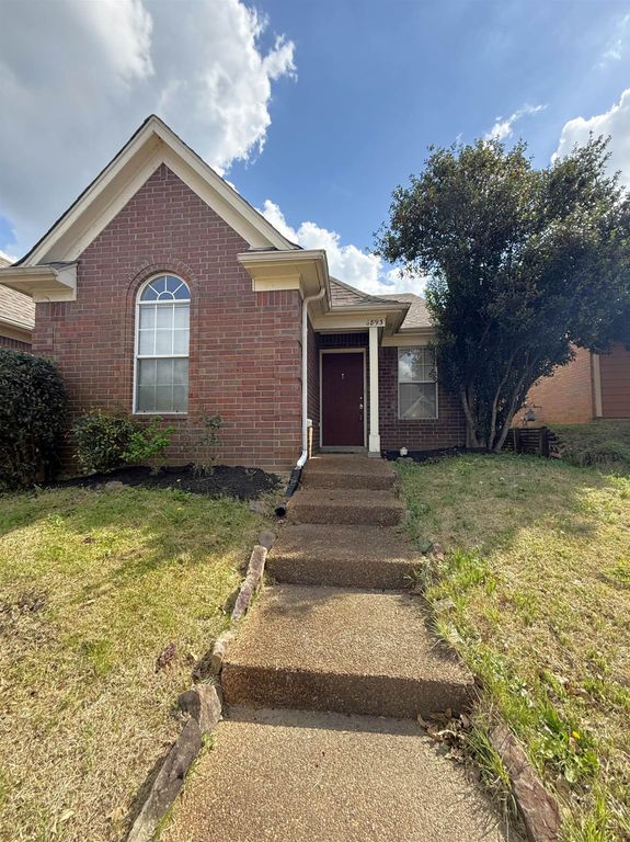 6893 CENTURY OAKS DR, Unincorporated, TN 38018