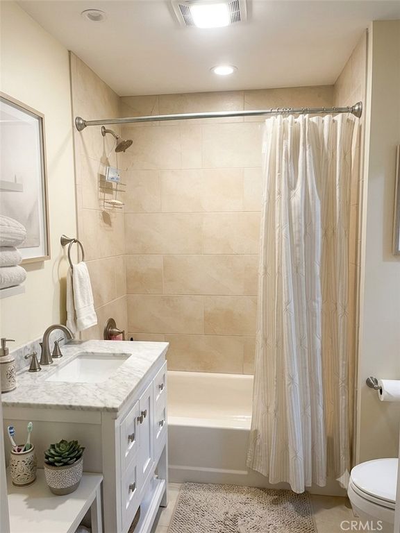 Image 10 of property listing at 8502 Noble Avenue, North Hills, CA 91343