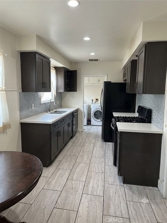 Image 2 of property listing at 8502 Noble Avenue, North Hills, CA 91343