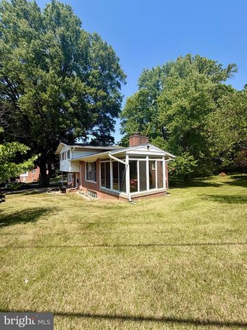 25 PANORAMA DR, Oxon Hill, MD 20745