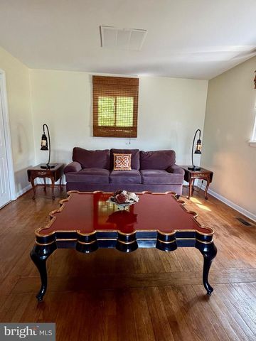 25 PANORAMA DR, Oxon Hill, MD 20745