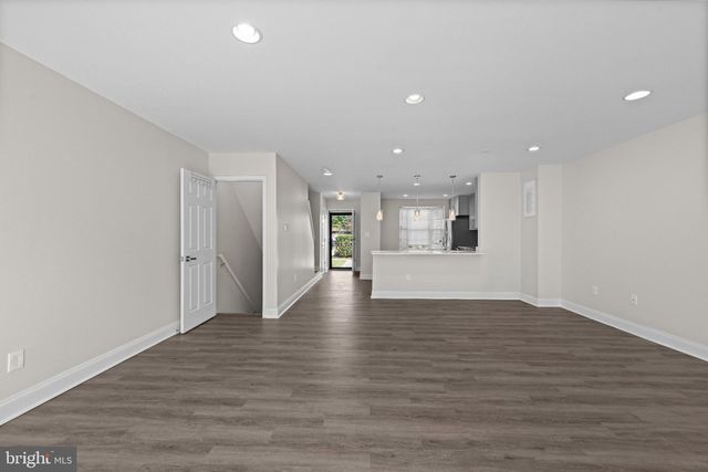122 COURTLAND WOODS CIR, Pikesville, MD 21208