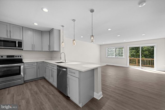 122 COURTLAND WOODS CIR, Pikesville, MD 21208