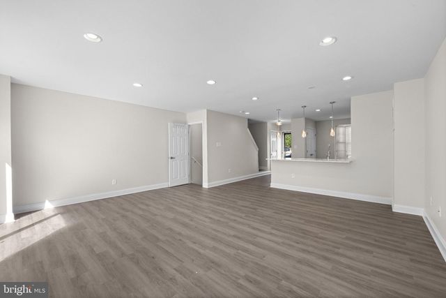 122 COURTLAND WOODS CIR, Pikesville, MD 21208