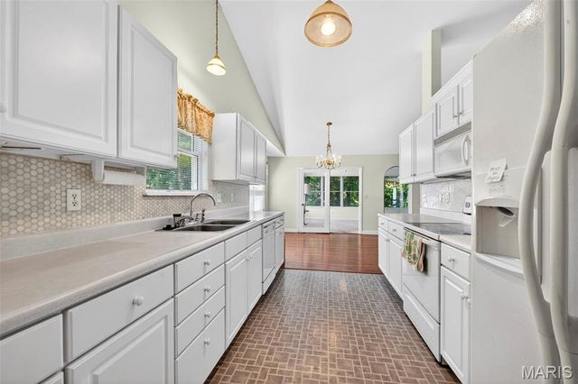 520 Woodview Meadows Court, Wentzville, MO 63385
